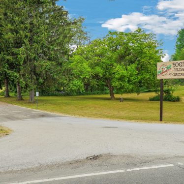 welcome sign, chautauqua county jellystone park