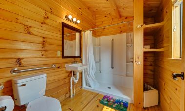 cabin 4 bathroom